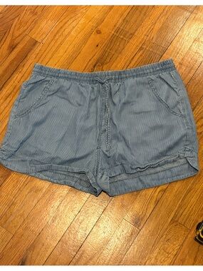Universal Thread Blue Pinstripe Women's Athletic Shorts